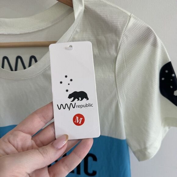 Wyn Republic Women’s NEW Cycle T Shirt Color Lock Graphic Medium KT - Picture 3 of 4